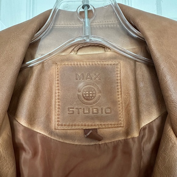 Camel colored new leather bomber jacket - Picture 6 of 7